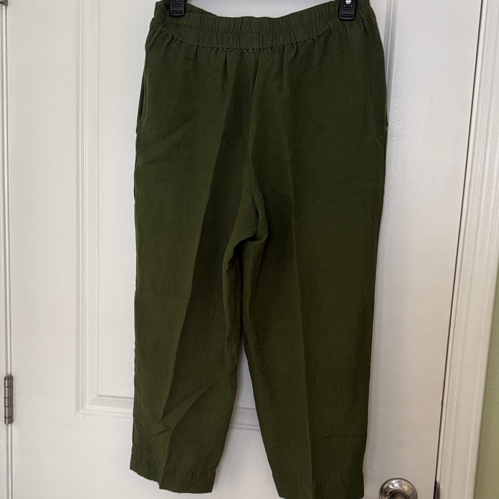 Madewell Women’s Forest Green Capris - Picture 5 of 6